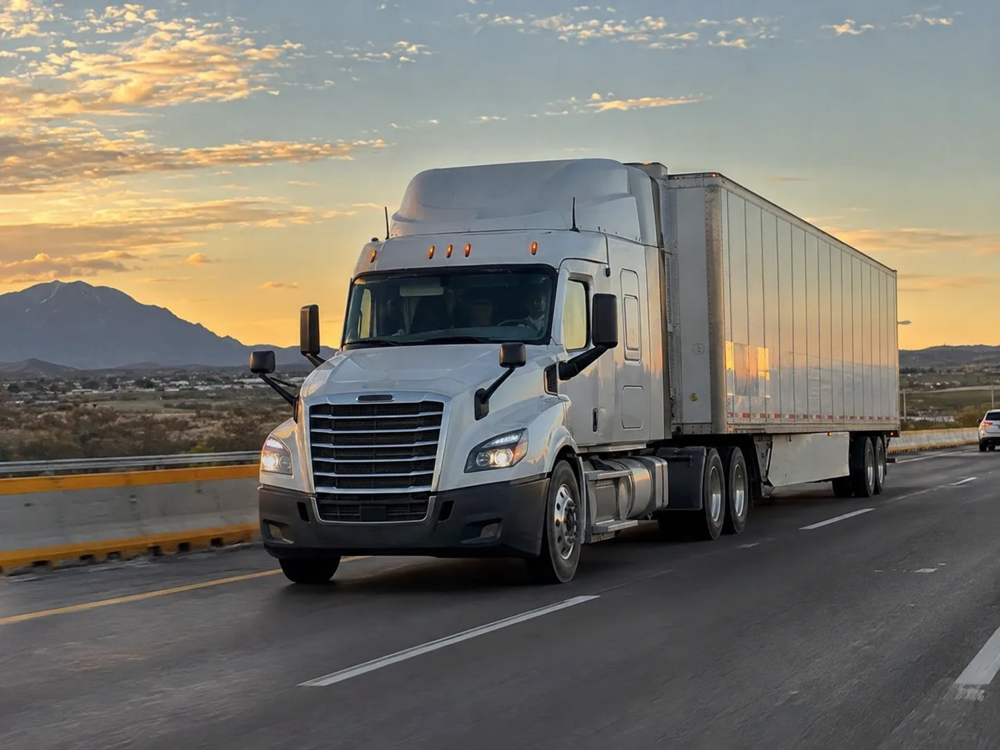 ACTIVE International truck operating across Mexico and United States routes